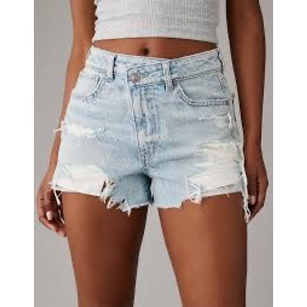 American Eagle Strigid Mom Shorts Light Wash Crossover Waist Distressed 10 Boho